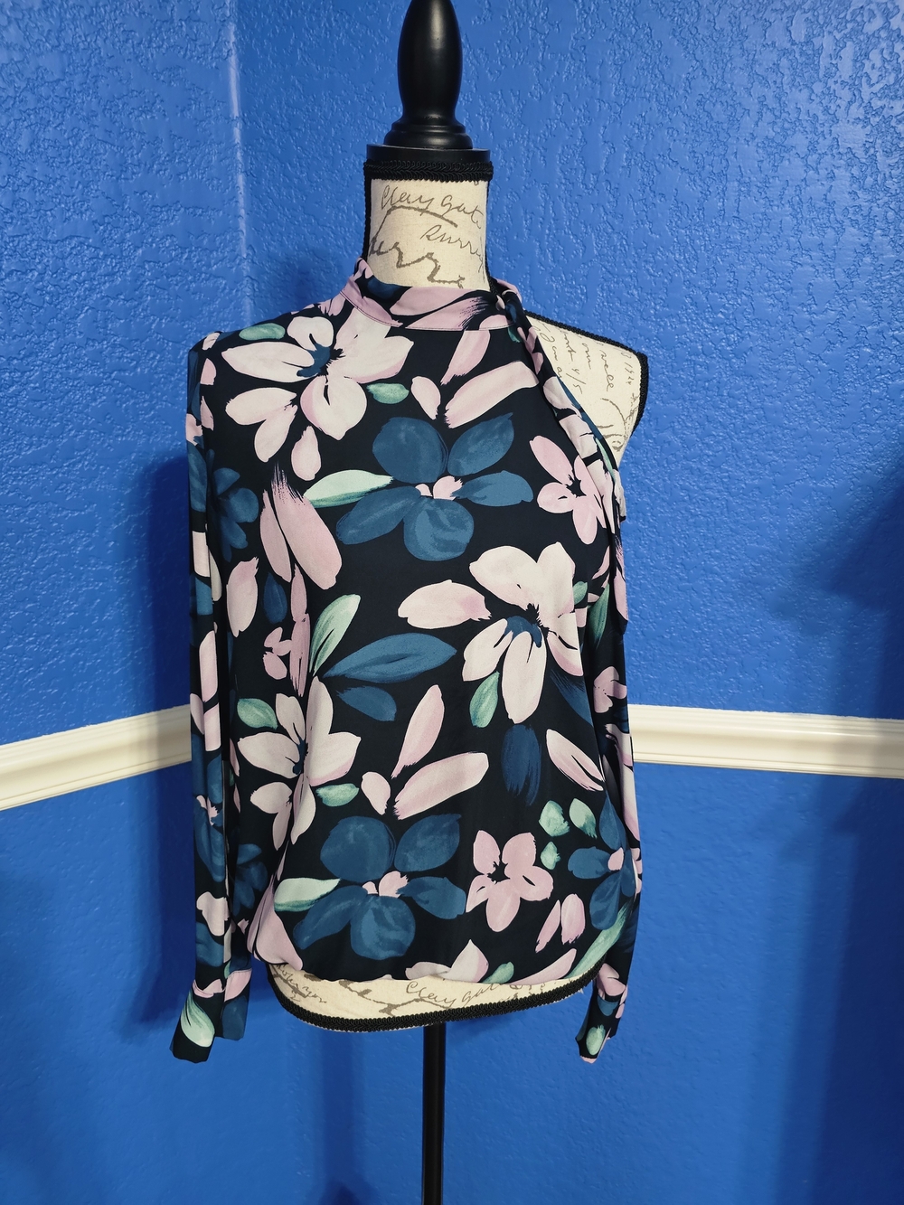 Octavia Asymmetric Floral Blouse W Cold Shoulder